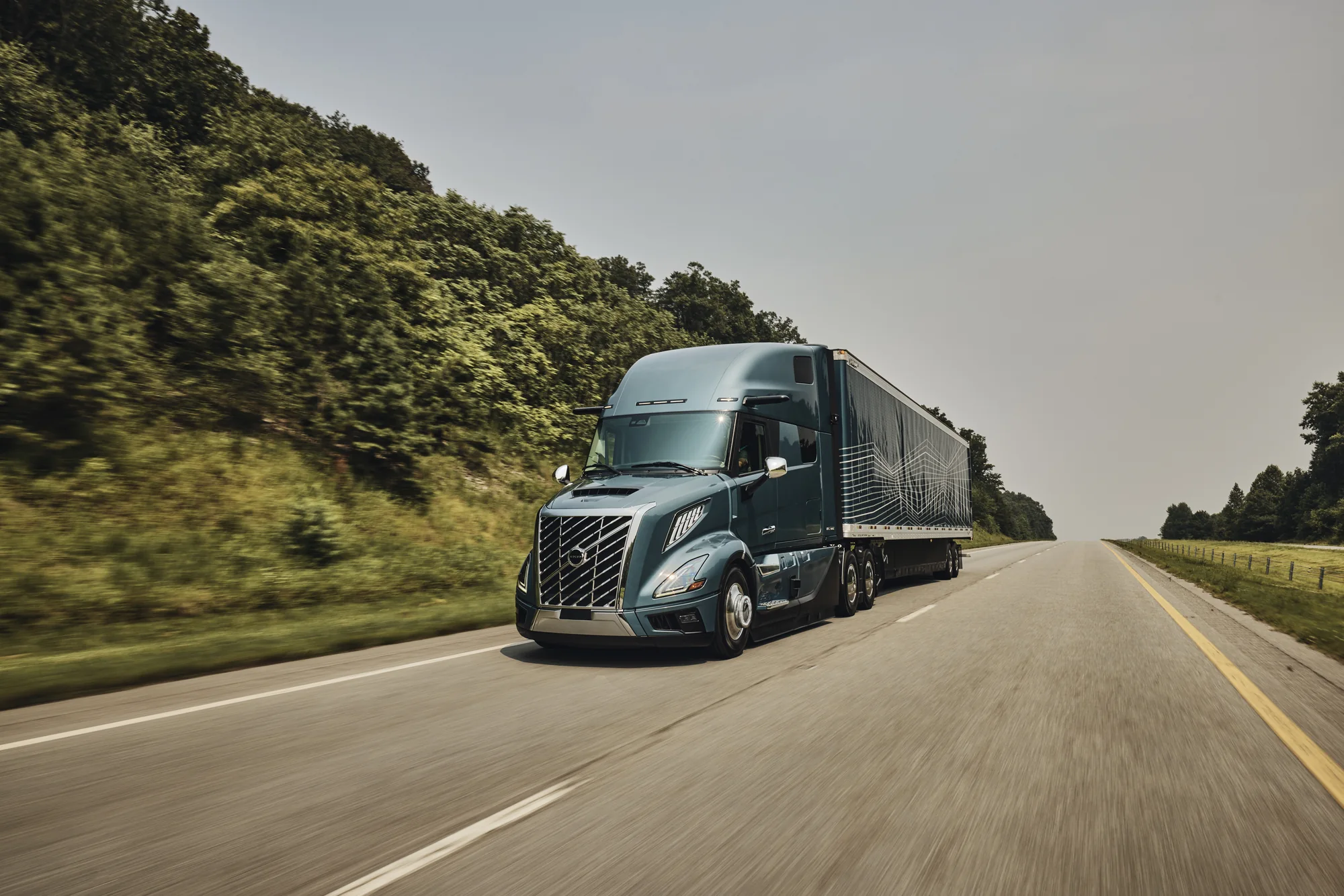 All-new Volvo VNL 860 hauling a trailer on the highway